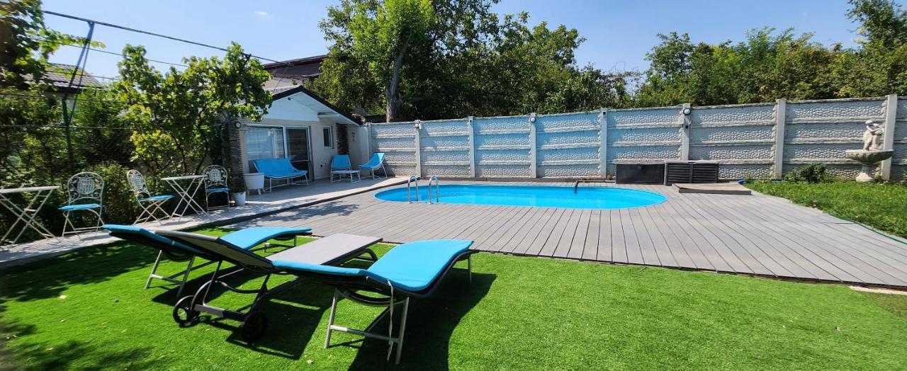 Morii Lake Pool Villa Bucharest Exterior photo